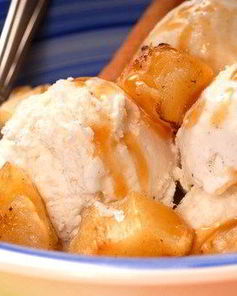 Ананасы на гриле с вареной сгущенкой и ликером Калуа