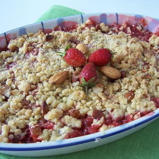 Рецепт клубнично-ревеневого крамбль