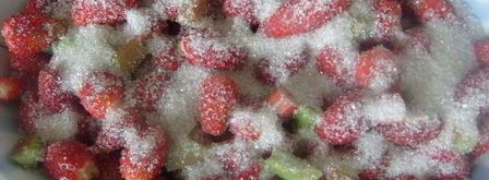 клубнично-ревеневый крамбль. Шаг 2