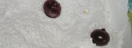 конфетки клюква в снегу. Шаг 3