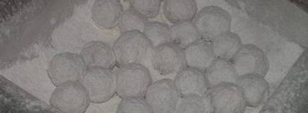 конфетки клюква в снегу. Шаг 5