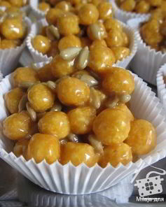 Конфеты из круглого корнфлекса с семечками и ирисками