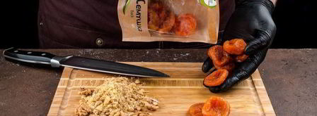 конфеты с курагой и орехами. Шаг 3