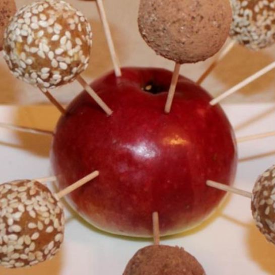 Рецепт марципановых конфет из нута, миндаля и фиников