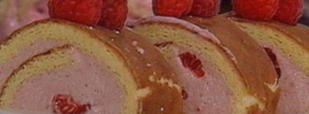 бисквитный рулет с вишневым кремом и малиной. Шаг 16