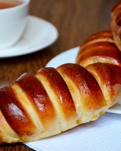 Дрожжевые булочки с заварным кремом