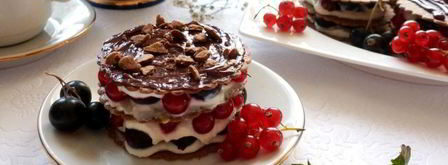 мильфей с творожным кремом, крыжовником и смородиной. Шаг 4