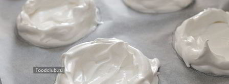 павлова с заварным кремом и ягодами. Шаг 2