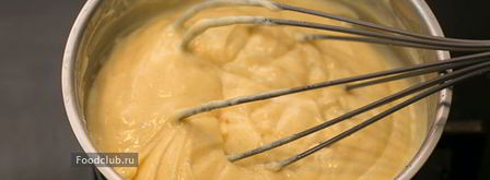 павлова с заварным кремом и ягодами. Шаг 5