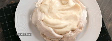 павлова с заварным кремом и ягодами. Шаг 8