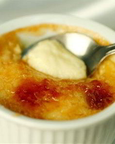 Сливочный манный пудинг в стиле крем-брюле