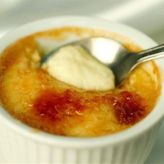 Рецепт сливочного манного пудинга в стиле крем-брюле