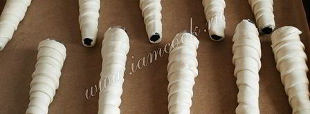 трубочки из слоеного теста с кремом. Шаг 5