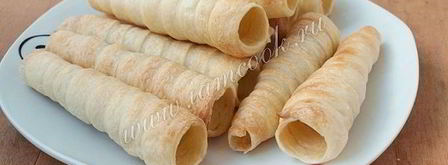 трубочки из слоеного теста с кремом. Шаг 6