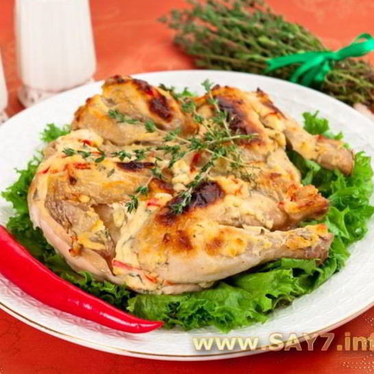 Рецепт цыпленка, запеченного пода кремом из филадельфии, чеснока, перца и тимьяна