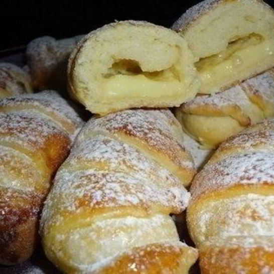 Рецепт воздушных булочек с молочным кремом