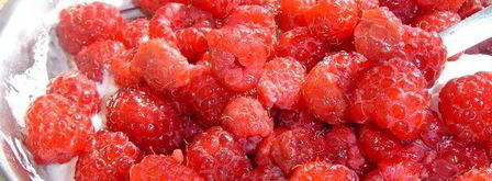 малиновый десерт с цукатами и орехами. Шаг 3