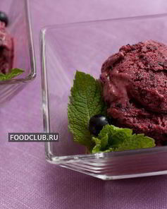 Черничное мороженое со сгущенкой