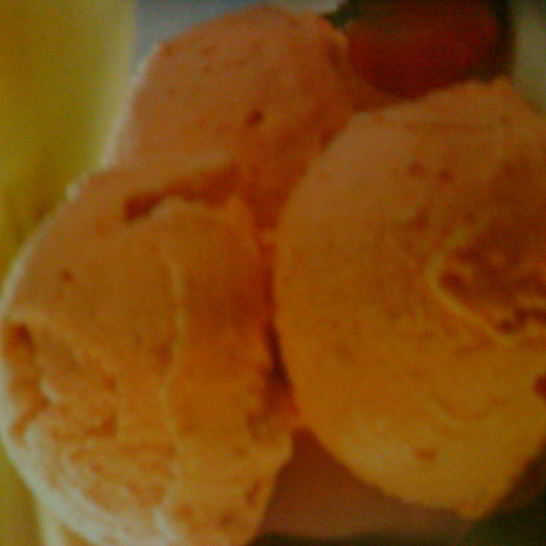 Рецепт домашнего мороженого с клубникой