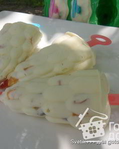 Домашнее мороженое со сгущенкой и персиками