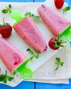 Клубничное мороженое из сметаны