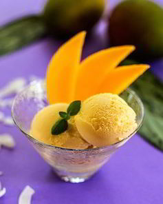 Кокосовое мороженое с манго