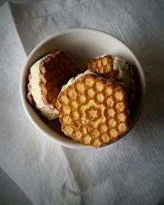 Мороженое с медом и соленым крекером