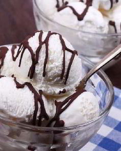 Мороженое с шоколадным узором