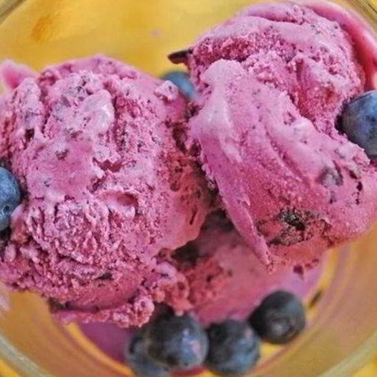 Рецепт нежного черничного мороженого по-домашнему
