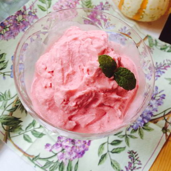 Рецепт мусса-мороженого из замороженной клубники