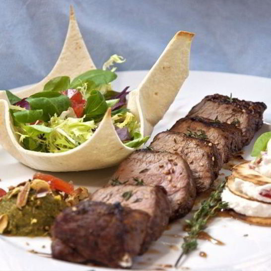 Рецепт нежной говядины с муссом из кабачка и кремом из козьего сыра