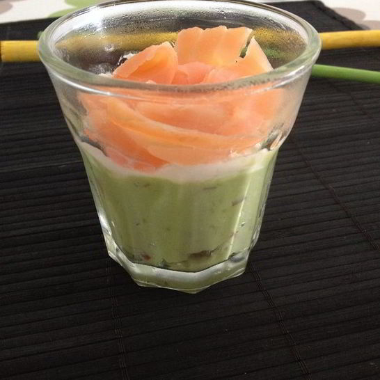 Рецепт нежного мусса из авокадо с лососем