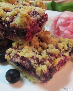 Овсяный крамбл с ягодами