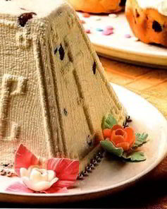 Пасха из творога с изюмом