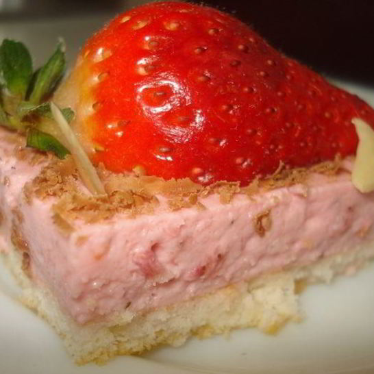 Рецепт тортика-light с клубничным суфле