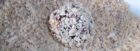 трюфеля вишнево-лимонные в шоколадной помадке. Шаг 10