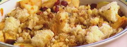 яблочный пудинг с сушеной клюквой и грецкими орехами. Шаг 9