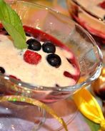 Ягодный десерт с йогуртом