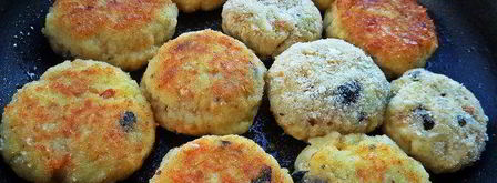 биточки из картофеля и творога с маслинами. Шаг 8