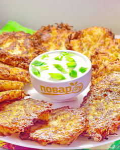 Драники из картофеля, кабачка и яблока