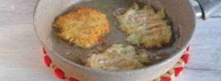 драники из картофеля, кабачка и яблока. Шаг 4