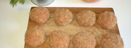 фрикадельки джинга с сальсой из запеченных перцев с гарниром из молодого картофеля. Шаг 4