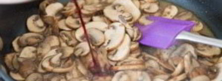 фрикадельки из индейки в грибном соусе. Шаг 5