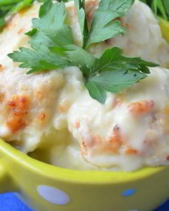 Фрикадельки из свинины по-шведски в молочном соусе