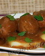 Фрикадельки под соусом
