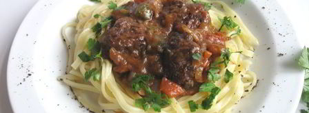 фрикадельки в пикантном соусе с пастой. Шаг 14