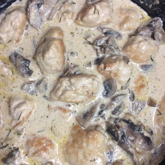 Рецепт фрикаделек в сливочно-сырном грибном соусе