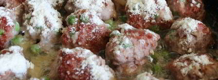 мясные фрикадельки с зеленым горошком в сливочном соусе. Шаг 5