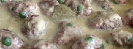 мясные фрикадельки с зеленым горошком в сливочном соусе. Шаг 7