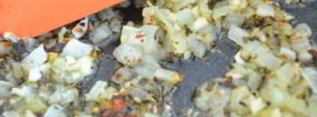 мясные шарики с моцареллой в томатном соусе. Шаг 2